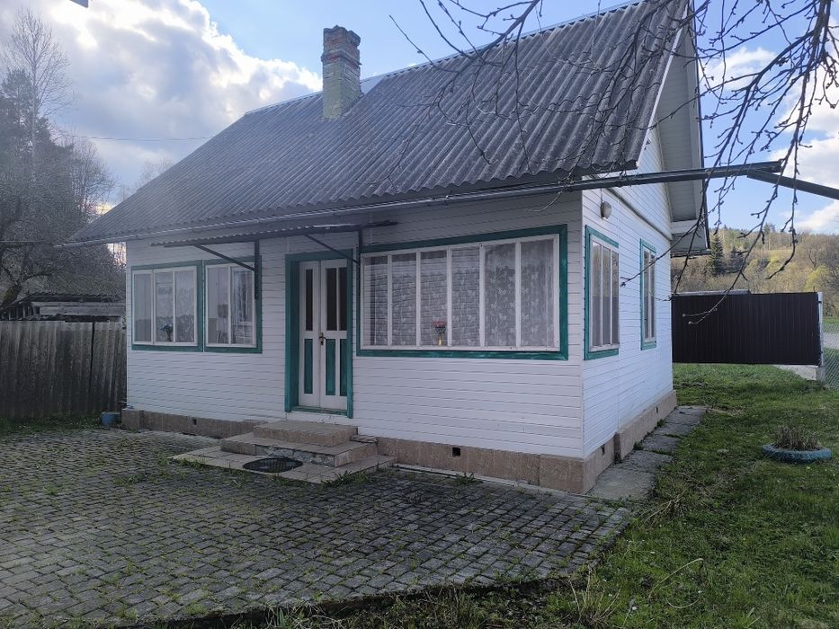 Будинок у селі з ремонтом
