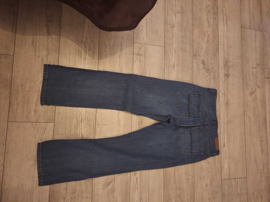 Granatowe jeansy damskie