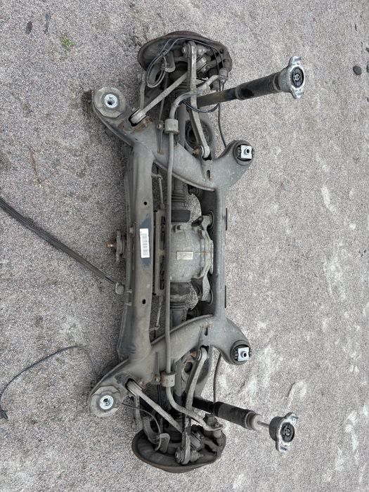 Задня балка mercedes w212 w204 задняя балка