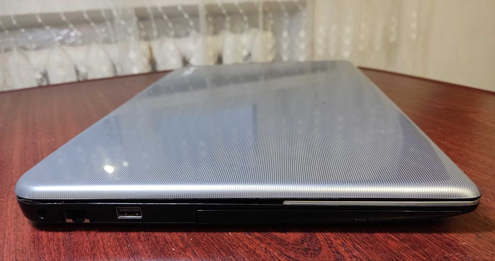 Ноутбук – Toshiba Satellite L55-A5226 (i5-3337U) 8GB-DDR3 / HDD 500GB