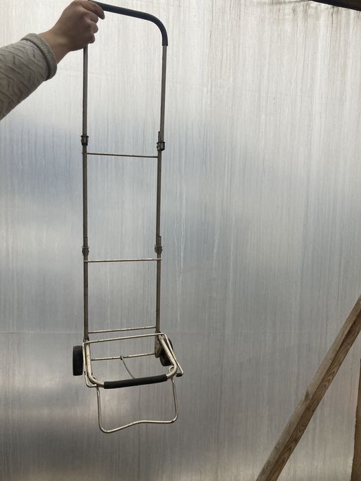 Продам кравчучку також ріжем дрова