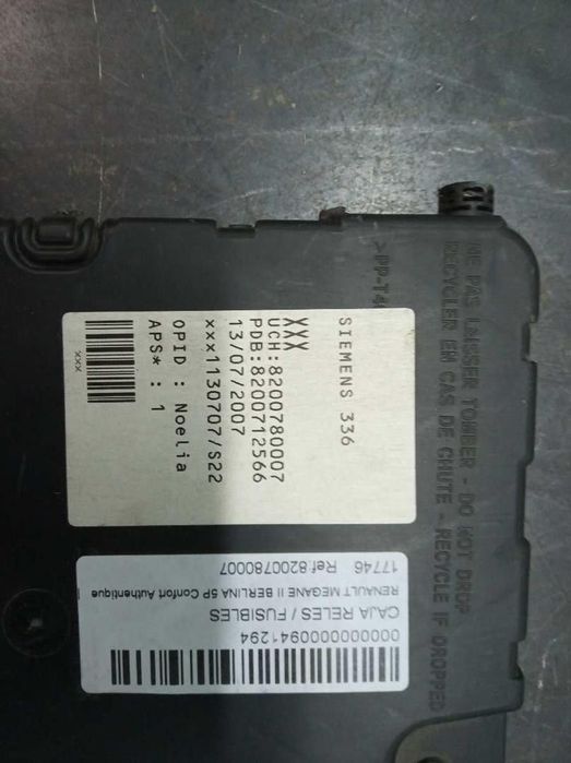 CAIXA RELÉS / FUSÍVEIS RENAULT MEGANE II 2007 -8200780007