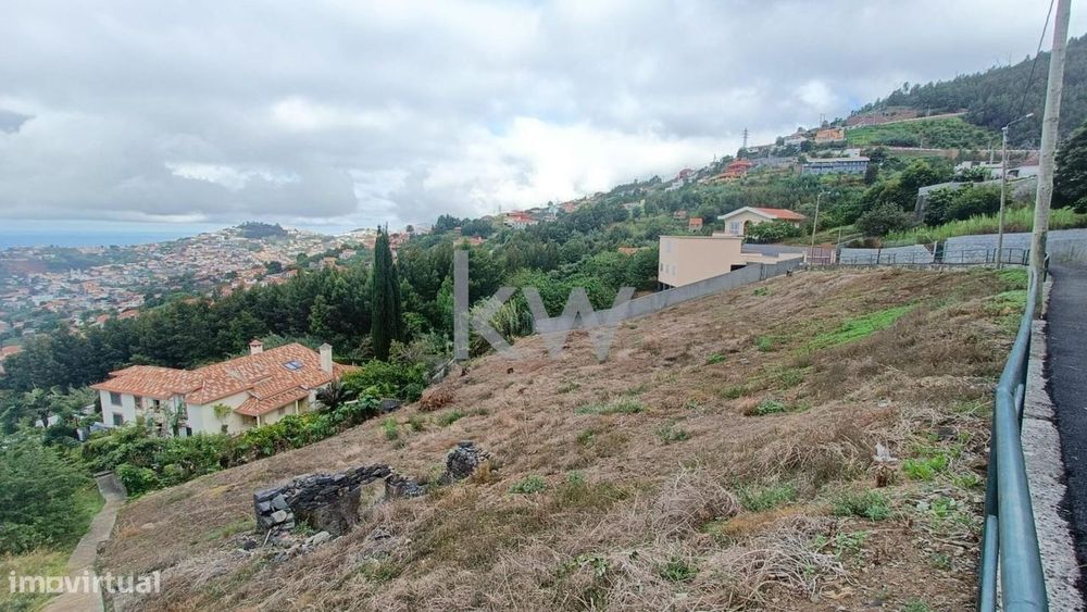 Terreno rústico com 2420m2 | São Roque | Potencial construtivo