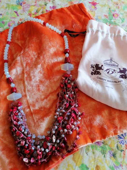 Colar comprido da casa batalha