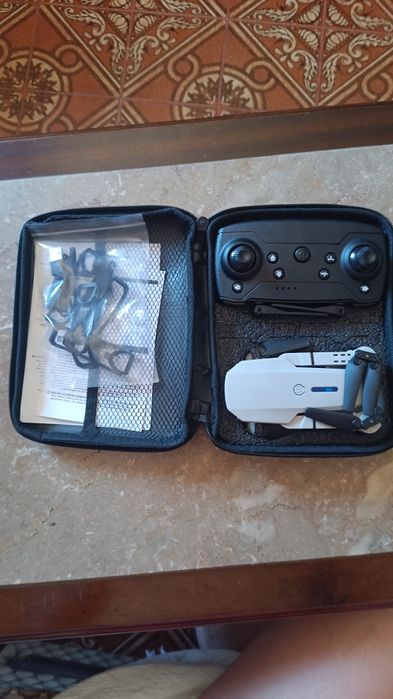 Drone pequeno com câmera