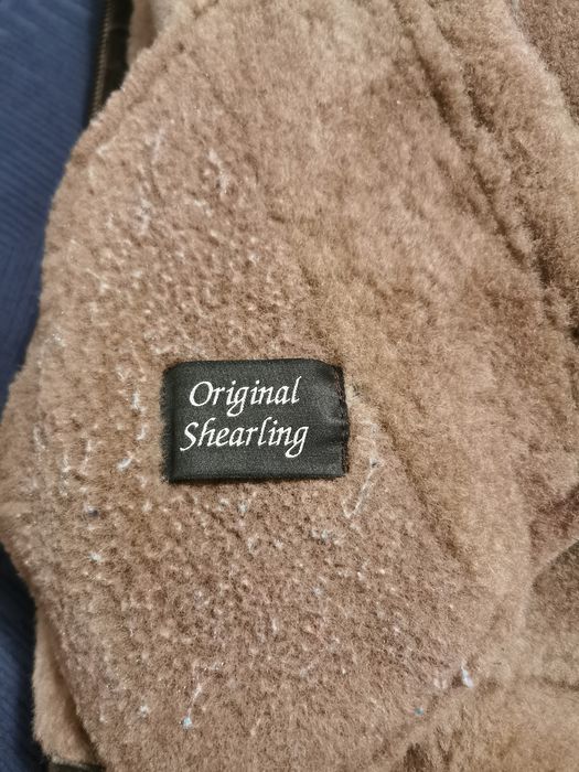 Blusão estilo aviador em pele de ovelha