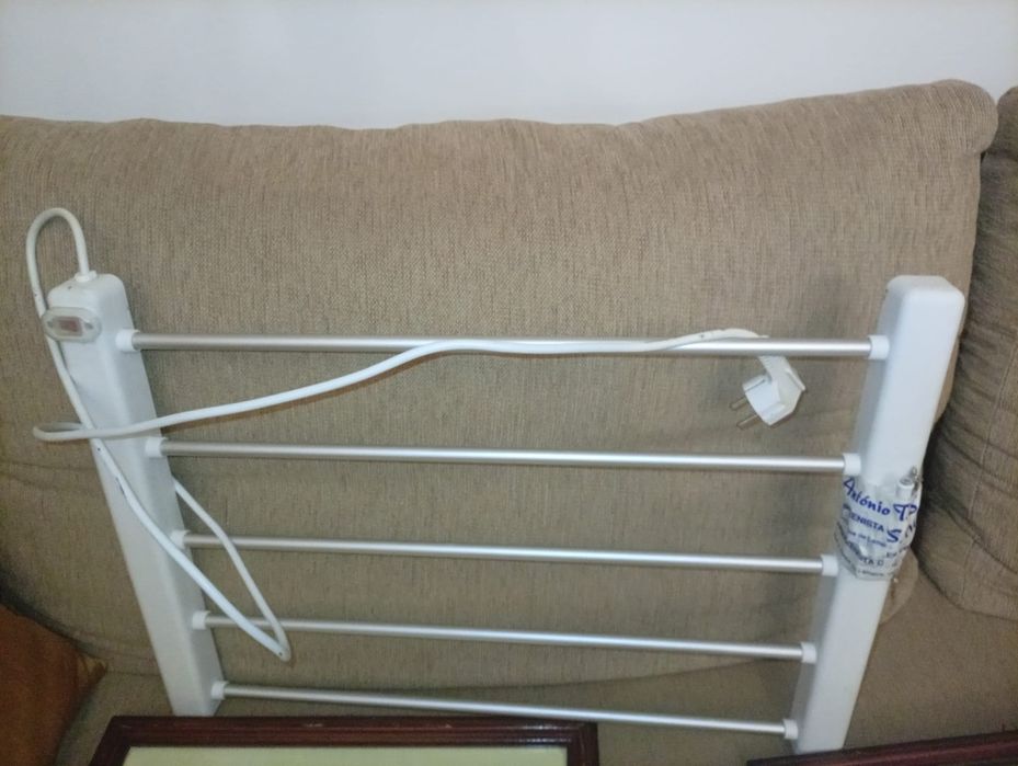 Aquecedor de parede ( toalhas)