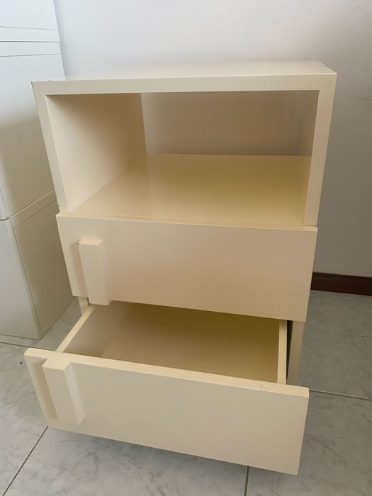 Mesinha de cabeceira de excelente qualidade