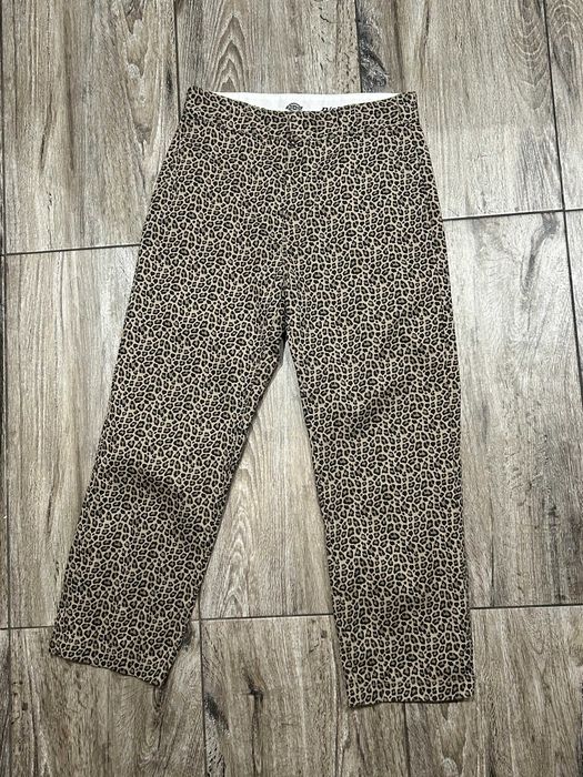 Męskie spodnie Dickes w panterke  Silver Firs Leopard roz W29