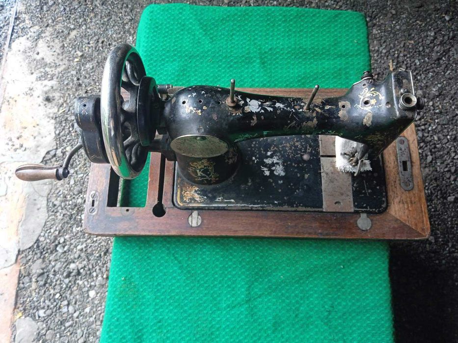 Продам швейную машину PFAFF Классика.