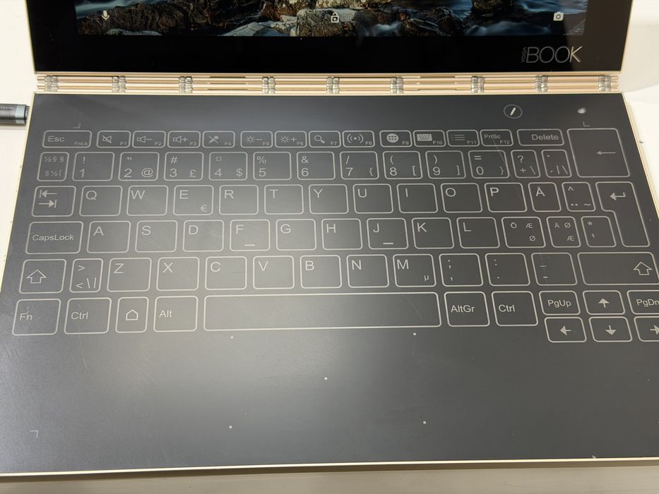 Lenovo Yoga Book