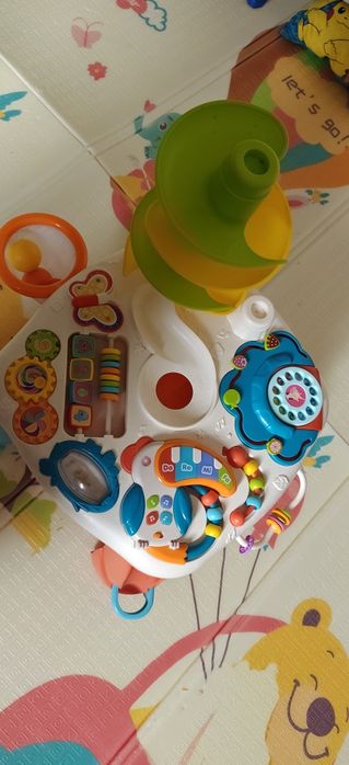 Stolik edukacyjny interaktywny