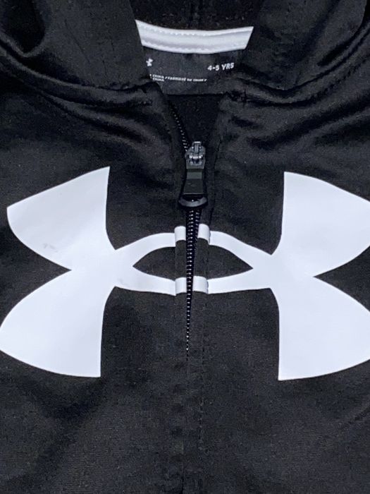 Спортивний костюм   Under Armour р-р 104-110 на вік 4-5 років