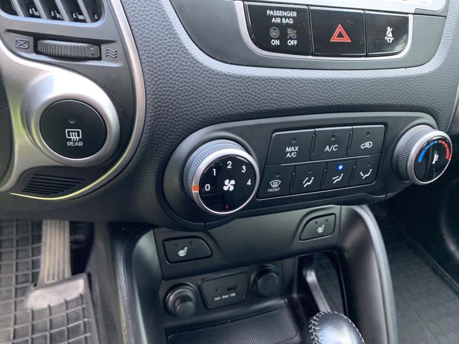 Hyundai IX-35      кросовер