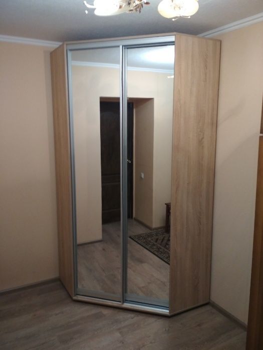 Шкаф-купе угловой 1100Х1100Х2100 Широкий выбор фасадов. В наличии