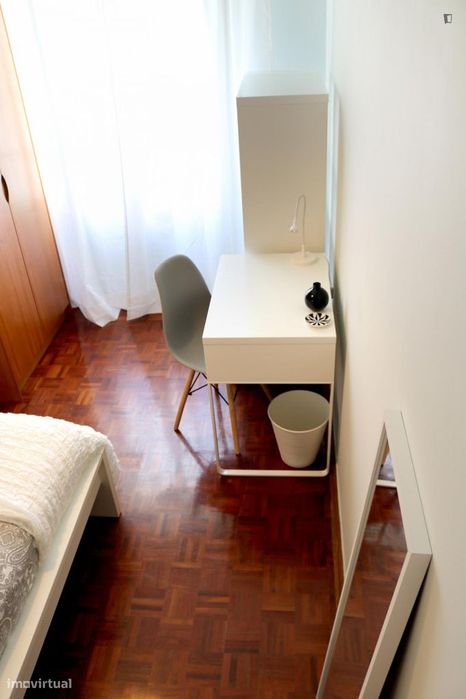 Quarto - localizado em Lumiar Lisbon