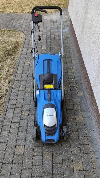 Продам газонокосілку Hyundai 33cm