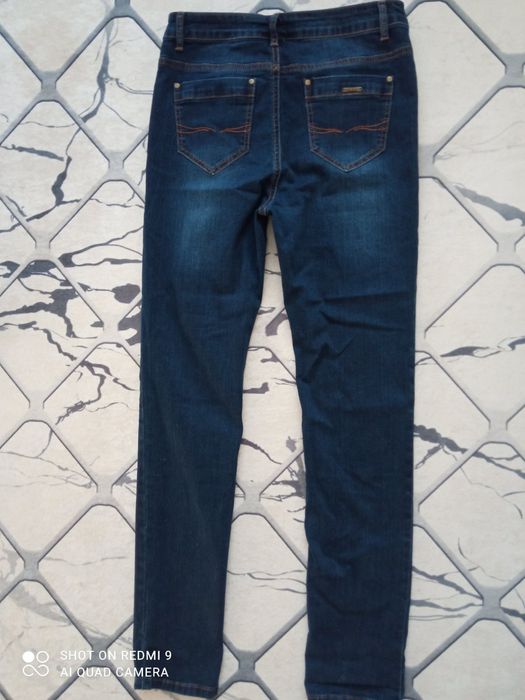 Продаються жіночі джинси