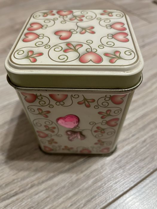 Blaszane pudełeczka