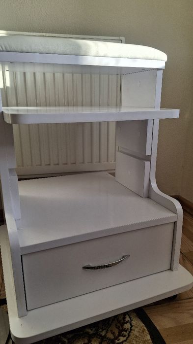 Педикюрный столик