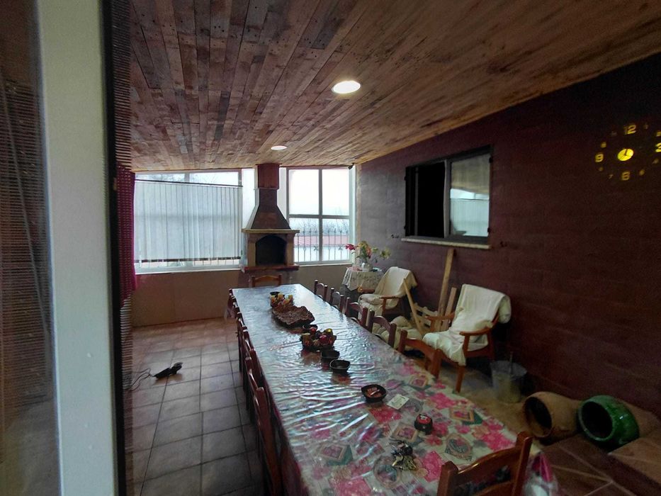 Casa / Moradia independente para arrendar