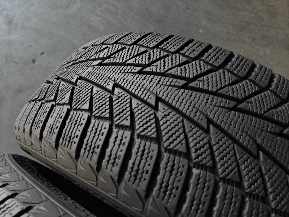 2шт R17 215 50 шини зимові Hankook Winter I*cept IZ2 W616 агресивні арктичні Корея