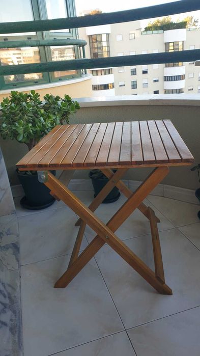 Mesa de Jardim Pequena - Muito Prática e de Fácil Arrumação