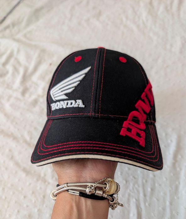 Boné Honda Oficial Preto com Costuras Vermelhas (Ajustável)