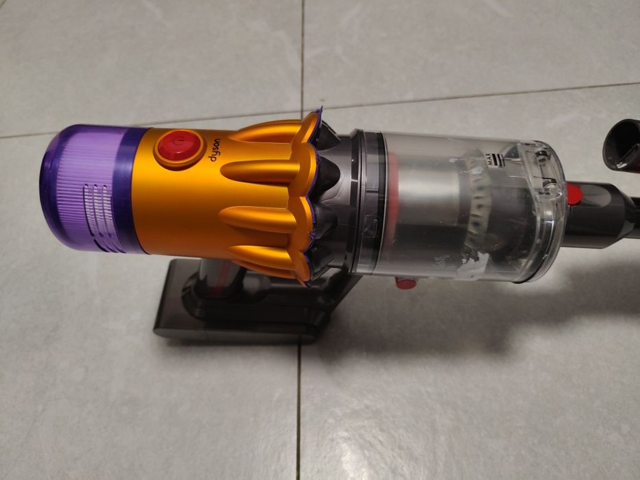 Dyson v12 odkurzacz