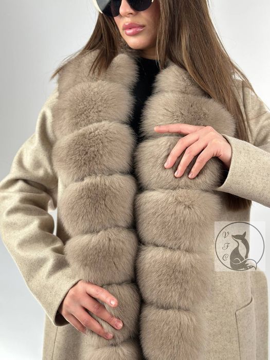 Пальто жіноче бежеве довге з натуральним хутром  песця. Розміри 42-54
