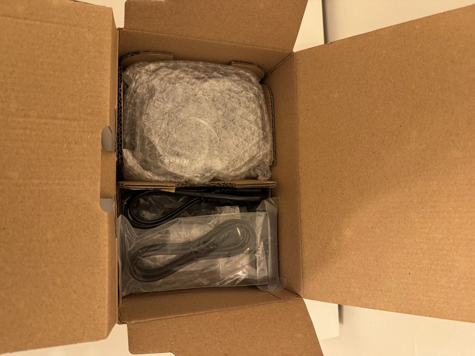 Nikon D5600 + AFS DX 18/140G VR + Fita Suporte