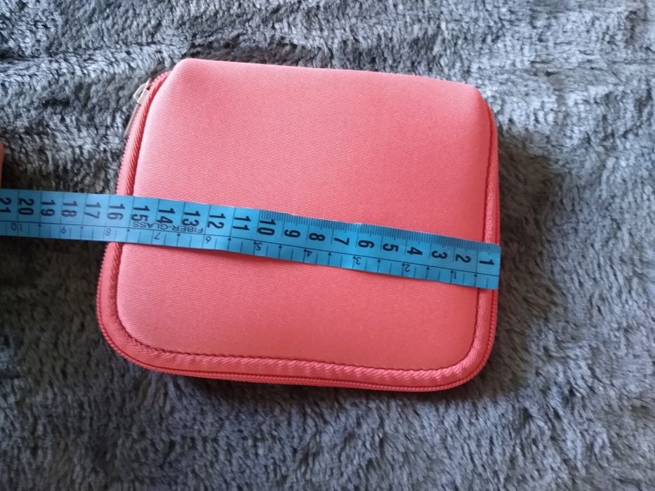 Futerał / etui na laptopa / tablet i akcesoria
