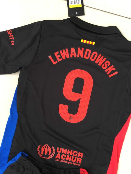 Komplety koszulek dla dzieci FCB Lewandowski mecze wyjazdowe R.26