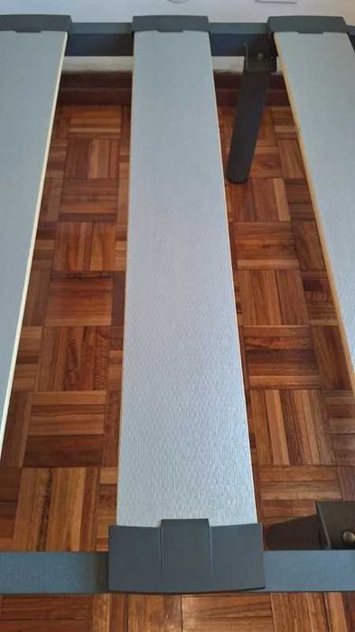 2 estrados de cama + Colchão solteiro, base de cama, Porto