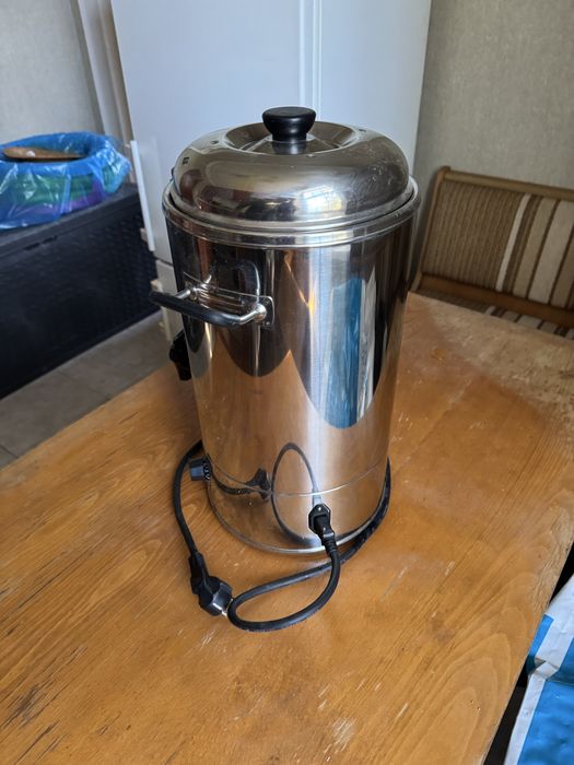 Электрокипятильник с двойной стенкой Hendi 9л. Арт. 211403