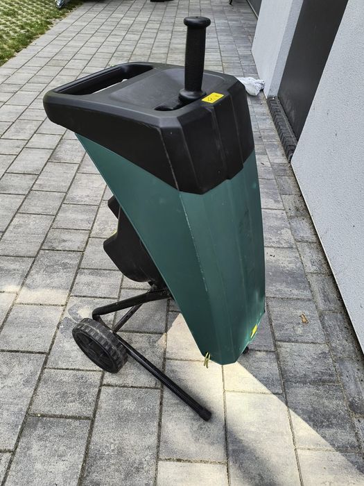 Elektryczna rębarka do gałęzi