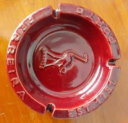 Vários cinzeiros em faiança SECLA