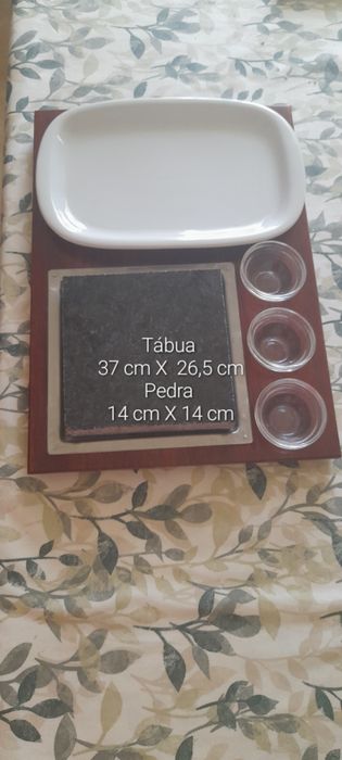 Tábua com pedra grelhar
