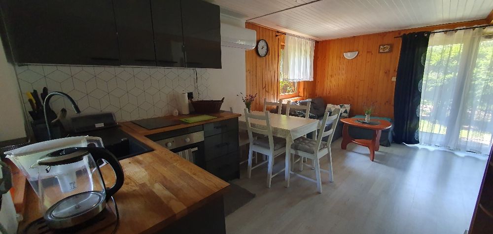 Domek nad morzem z balią jacuzzi na wyłączność