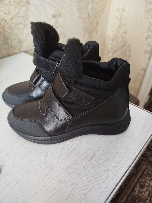 Продам ботинки на мальчика!