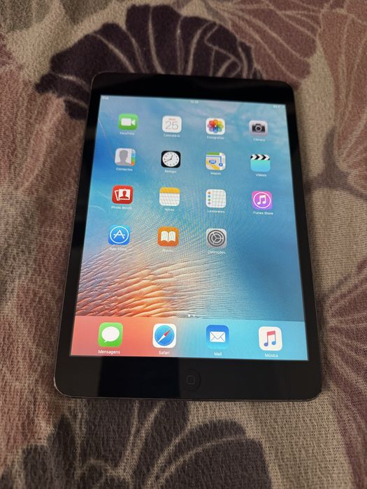 Ipad mini tudo funcional.