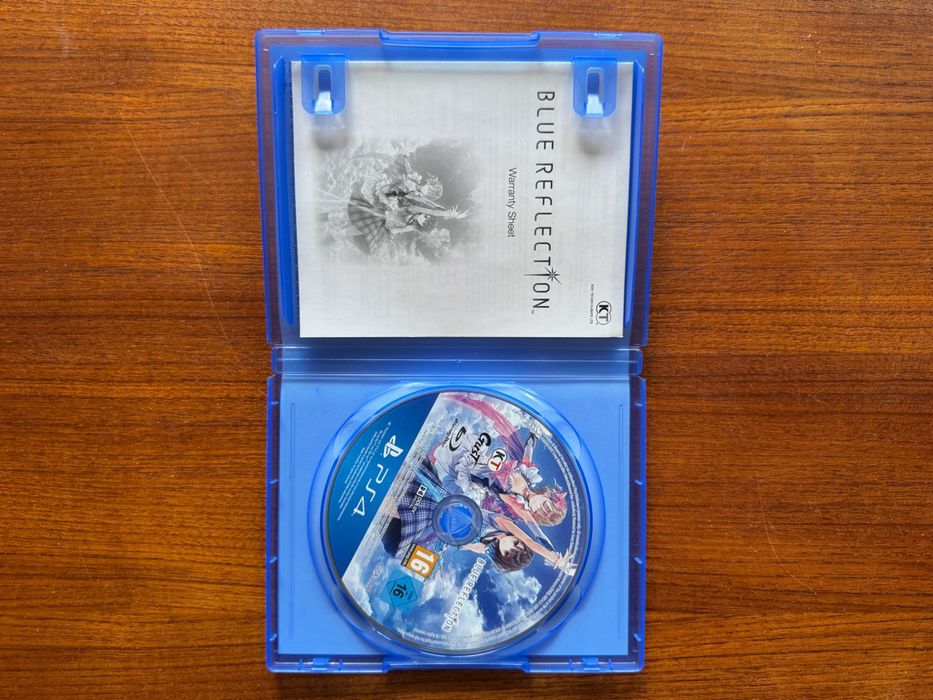 Blue Reflection na PS4 - europejskie wydanie PEGI