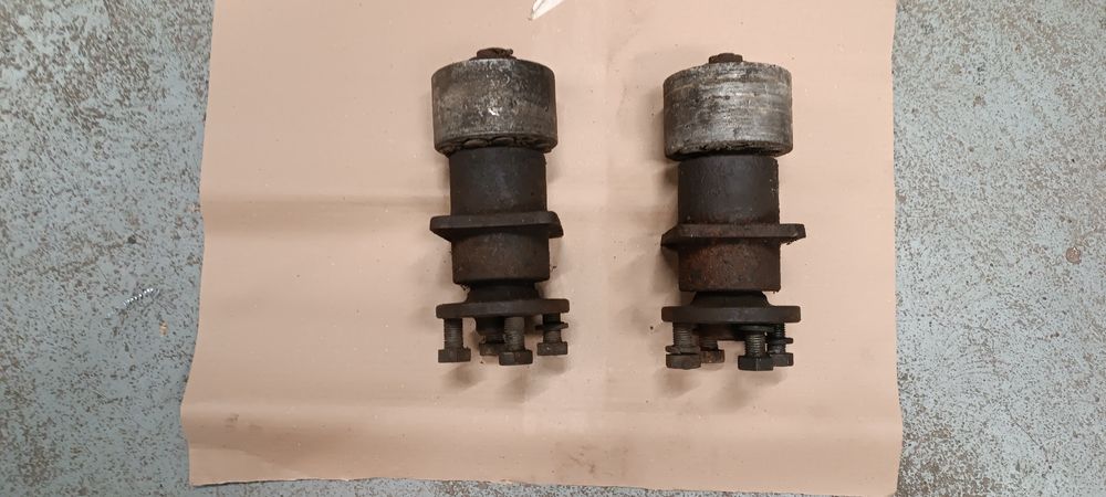 Fiat 126p piasty tylne + obudowy łożysk+ łożyska Stary typ ST fiat 500