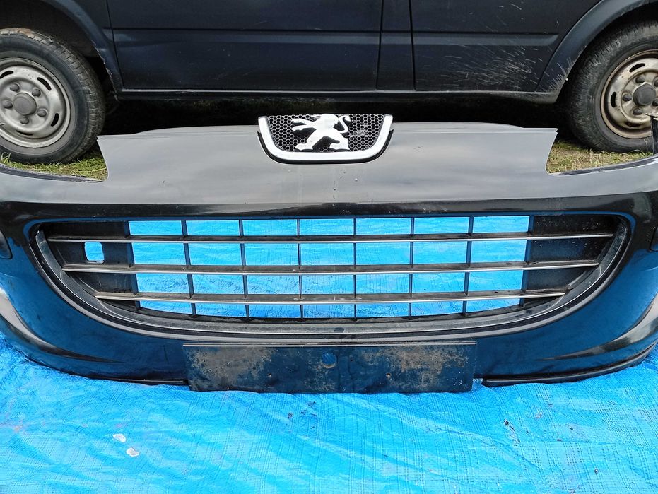 Peugeot 407 zderzak przod czarny EXLD