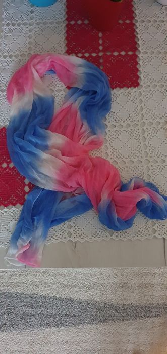 Szalik damski cieniowany.