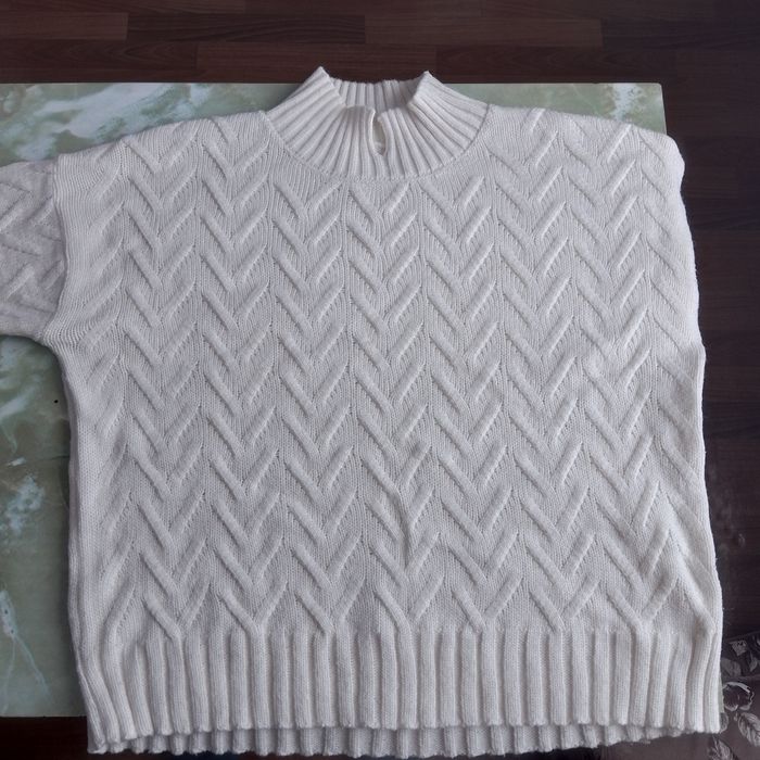 Світер теплий жіночий