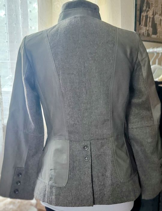 Monnari piękny żakiet z wełny wielbłądziej r. 36