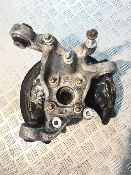 Zwrotnica lewy tył Mercedes GLA W156