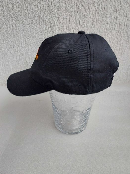 Nowa czapka z daszkiem czarna unisex –logo UD10AR  InPost