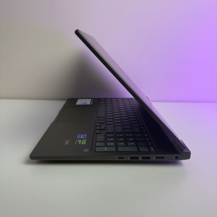 HP 16' FHD 144hz I7-13700HX, RTX 4060, 16GB/1TB